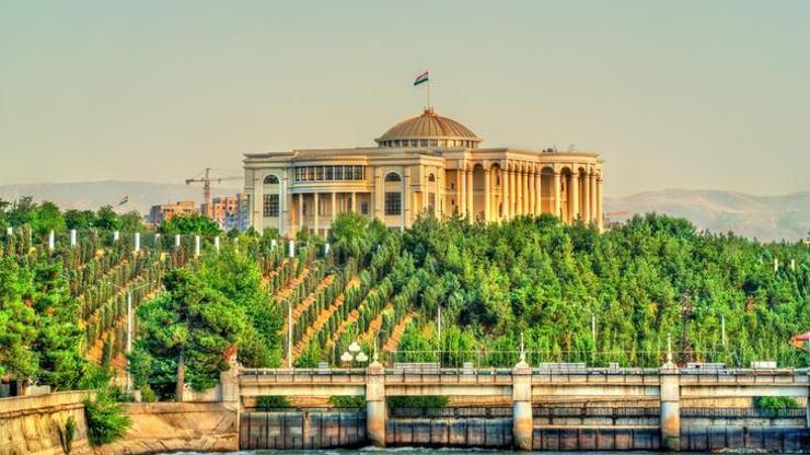 Tacikistan’da ‘ulusal kültüre uymayan’ tüm yabancı kıyafetler yasaklandı