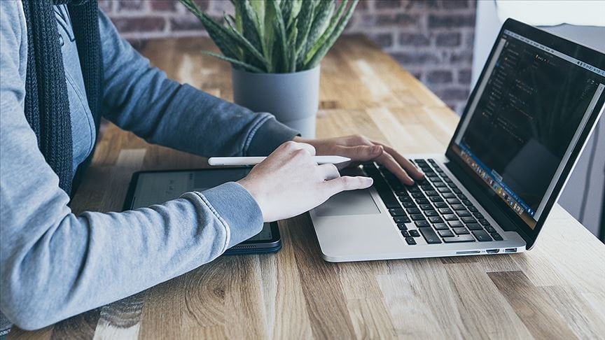 Laptop bilgisayarların pil ömrü uzayacak! Windows 11 kullananlar dikkat