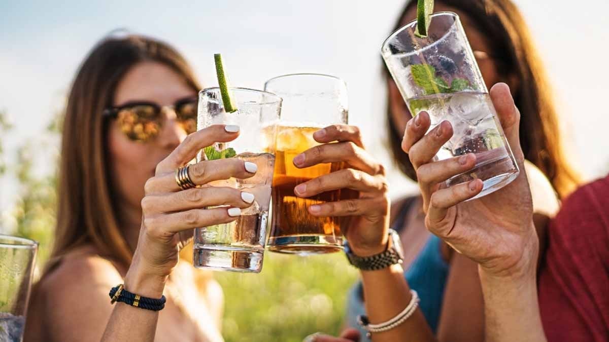 Serinlemek için bile olsa bu 3 içeceği yazın asla içmeyin: Vücudu susuz bırakıp fark ettirmeden hasta ediyor